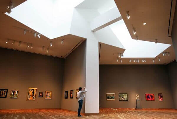 Frank Gehry: Museu de Arte Frederick Weisman (interior)