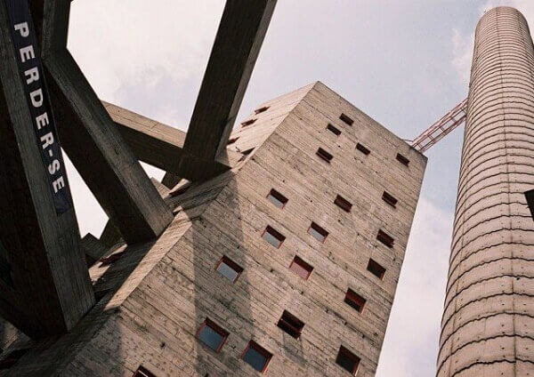 Lina Bo Bardi: Sesc Pompeia (vista lateral)