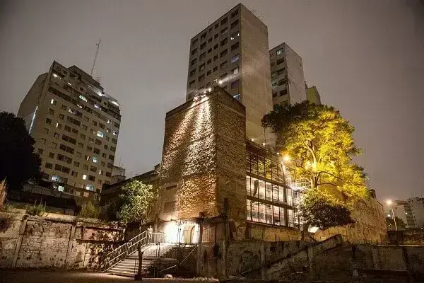 Lina Bo Bardi: Teatro Oficina (área externa)