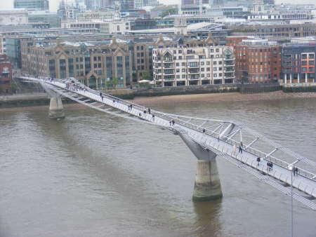 Norman Foster: Millenium Bridge