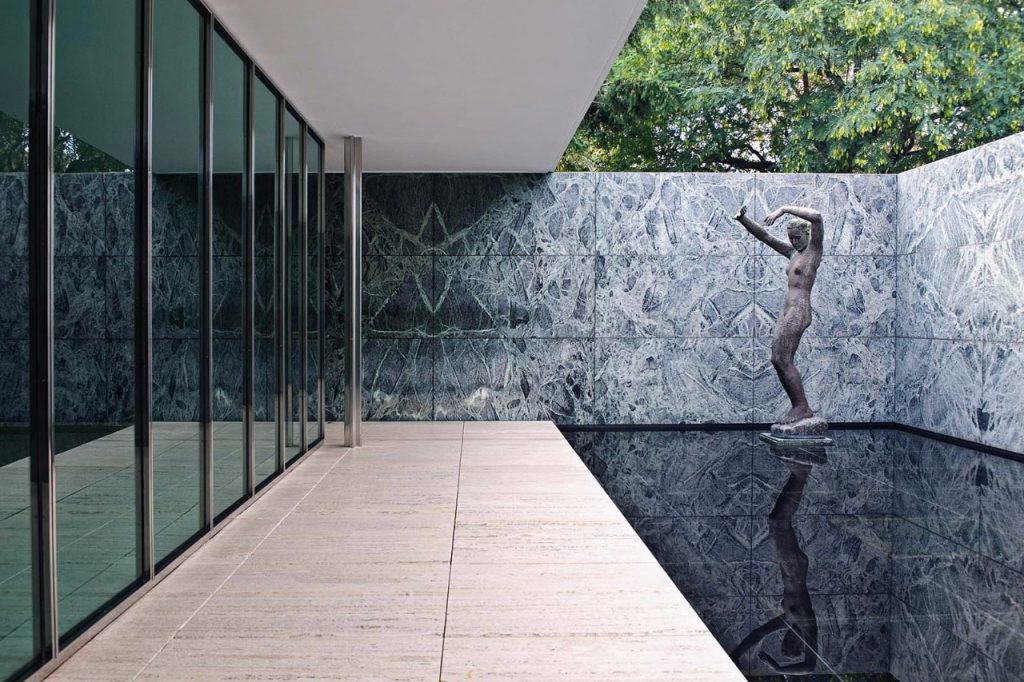 mies-van-der-rohe-pavilhao-alemao-estatua