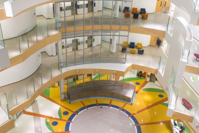 Arquitetura Hospitalar: Decoração do Hospital Infantil Nemours, Orlando