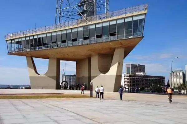 Lúcio Costa: torre de TV de Brasília - Fachada