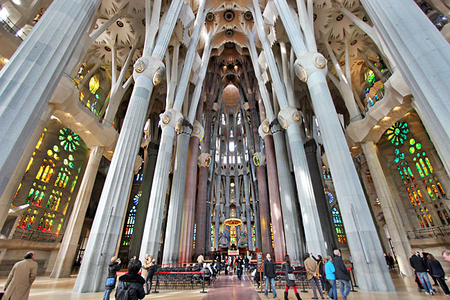 arquiteto-de-cada-signo-antoni-gaudi-sagrada-familia