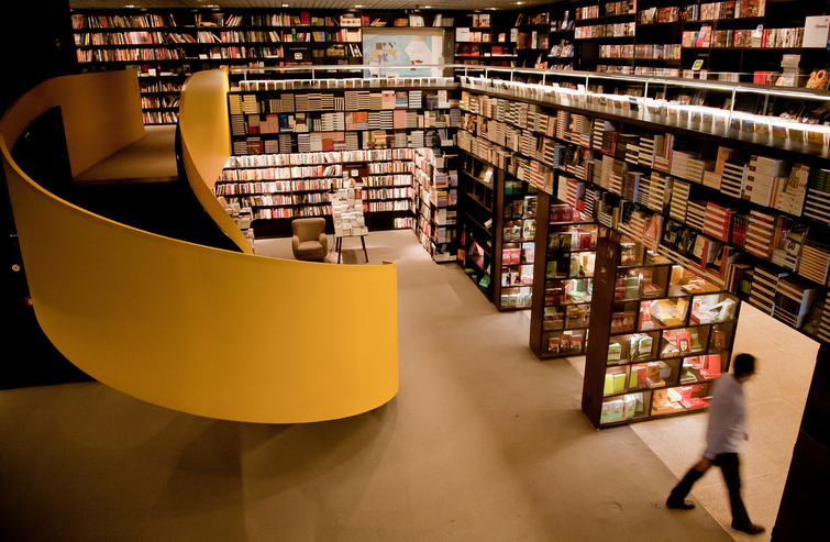 maiores-escritorios-de-arquitetura-do-brasil-isay-weinfeld-livraria-da-vila