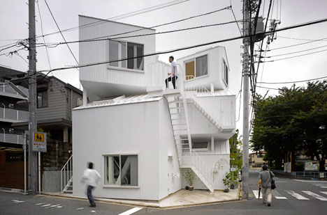 sou-fujimoto-apartamento-toquio-escadas