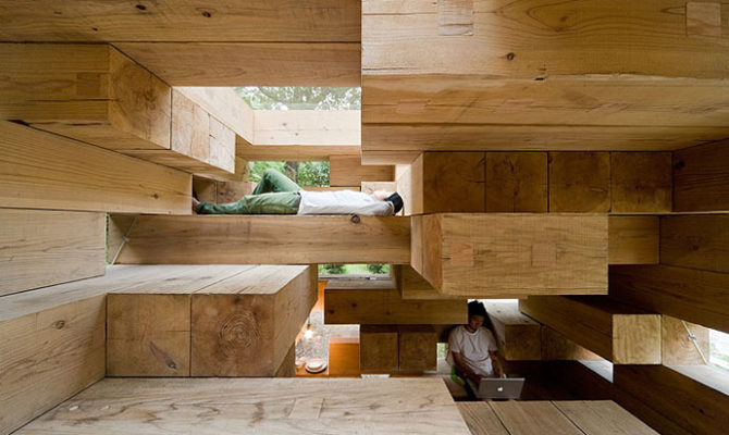 sou-fujimoto-casa-de-madeira