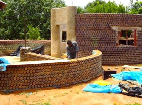 arquitetura-africana-casa-de-garrafas