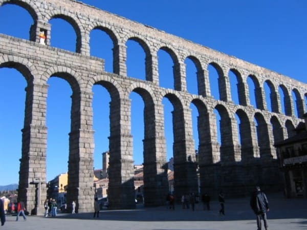 Estilos de arquitetura: Aqueduto