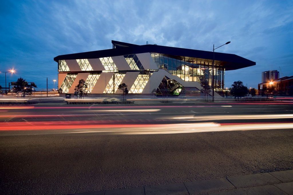 arquitetura-industrial-kangan-batman-institute