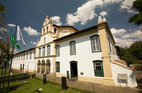 arte-e-arquitetura-sacra-museu-de-arte-sacra-exterior