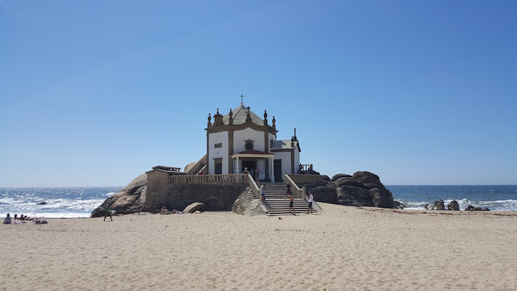 arquitetura-portuguesa-igreja-senhor-da-pedra-estilo-barroco