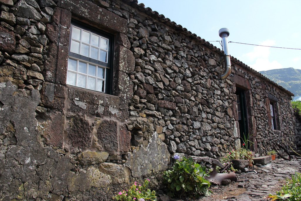 arquitetura-portuguesa-ilha-dos-acores-arquitetura-vernacular