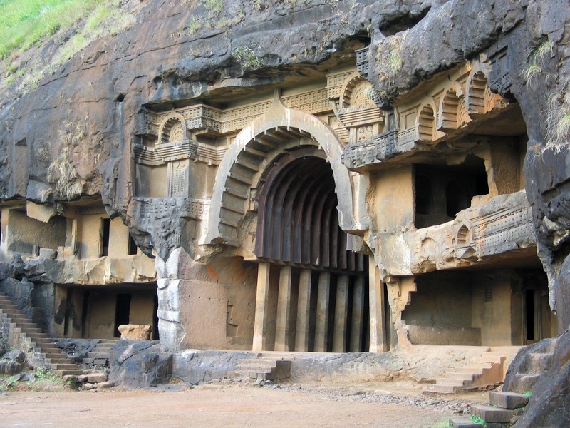 arquitetura-indiana-caverna-de-bhaja