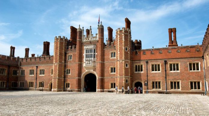 arquitetura-inglesa-hampton-court-palace