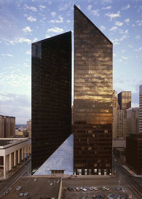 Philip Johnson: Penzoil Place 