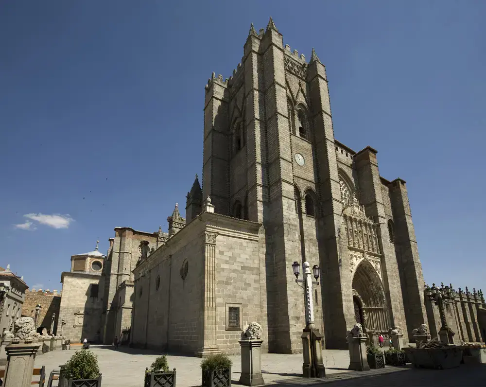 Arquitetura espanhola: Catedral de El Salvador de Ávila