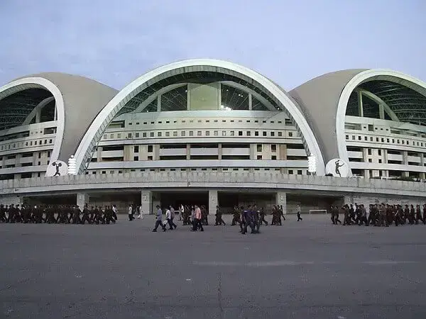 Maior estádio do mundo: Estádio Rungrado 1º de Maio - Fachada