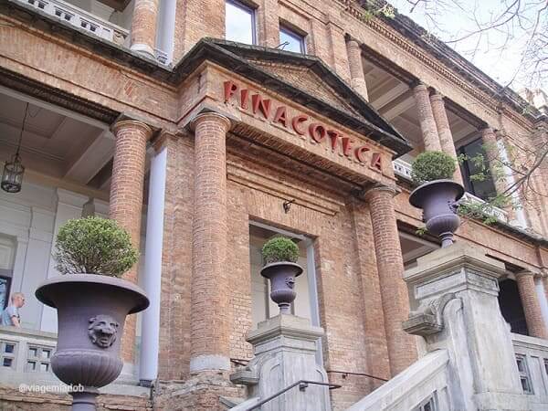 Pinacoteca: detalhes da entrada