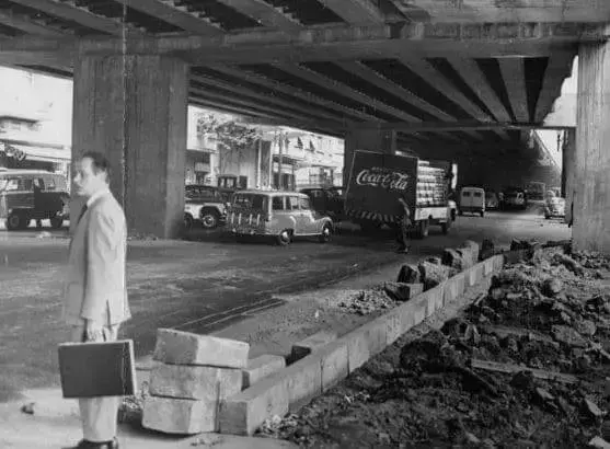 Minhocão: entulho acumulado em 1971 por causa das obras do elevado (foto: acervo UH Folhapress)