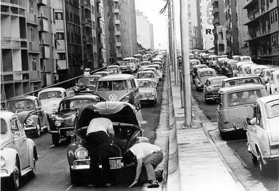 Minhocão: inauguração do elevado já teve congestionamento por causa de um acidente