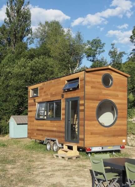 Tiny House com janelas arredondadas (foto: Bento Azevedo)