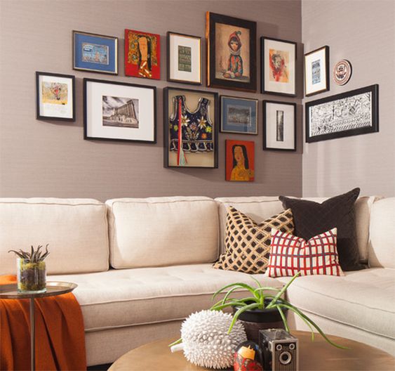 7. Parede de Quadros: quadros no canto (foto: Ideias Diferentes)