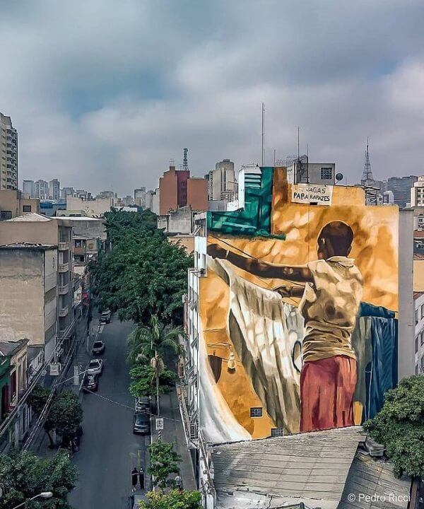 Arte urbana: mural do artista Diego Mouro na Rua Treze de Maio, Bixiga