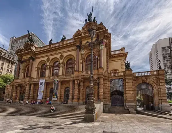 Arquitetura eclética: Theatro Municipal de São Paulo (foto: ArchDaily Brasil)